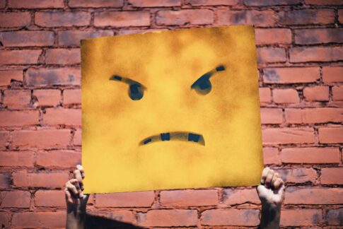 How to win back a disappointed or angry customer: 8 proven tips