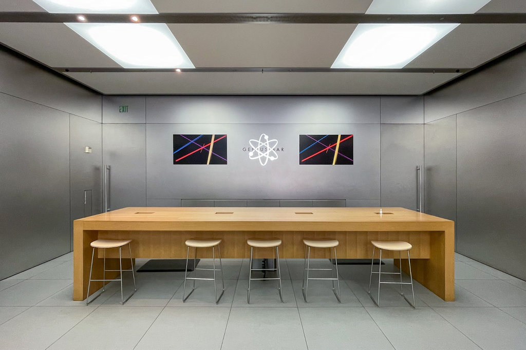 Uma foto do Genius Bar na loja da Apple