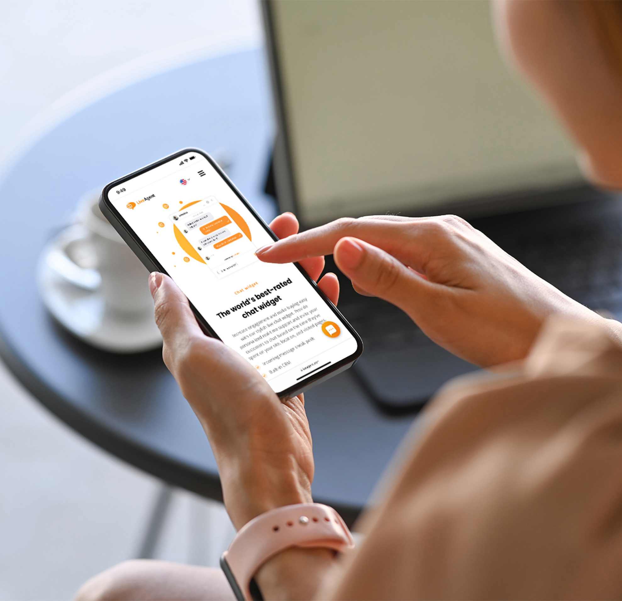 Benefits of livechat on phone screen